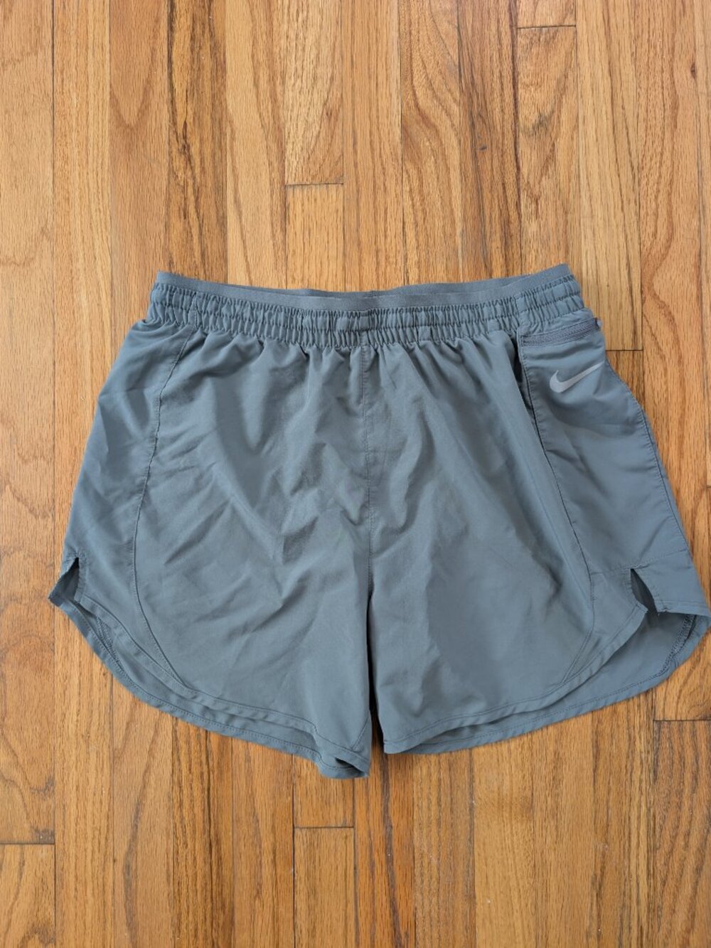 Nike | Tempo Luxe Women's 3" Running Shorts Smoke Grey - Size M